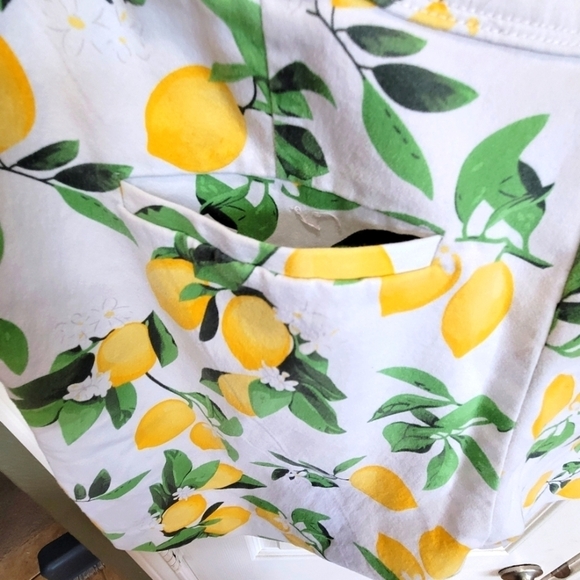 Isaac Mizrahi Size 16 Cotton Blend Lemon Shorts with Front Back Pockets - Picture 4 of 7